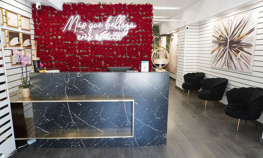 Image 4: Lifting y tinte de pestañas y opción a depilación y laminado de cejas