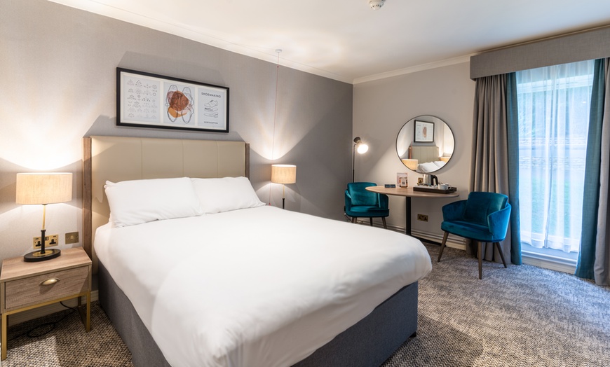 Image 6: Northamptonshire: Double or Superior Double Room with Breakfast & More