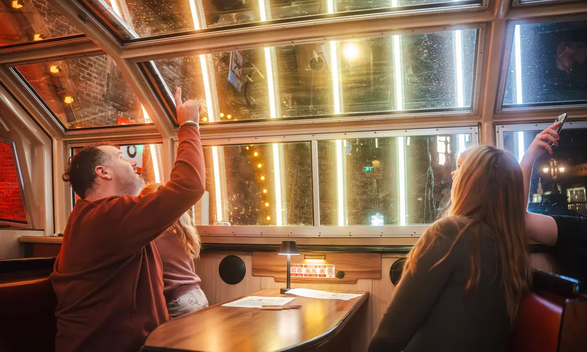 Amsterdam Light Festival: rondvaart van 75 minuten door de grachten in een open of overdekte boot (22% korting) - Primary Image