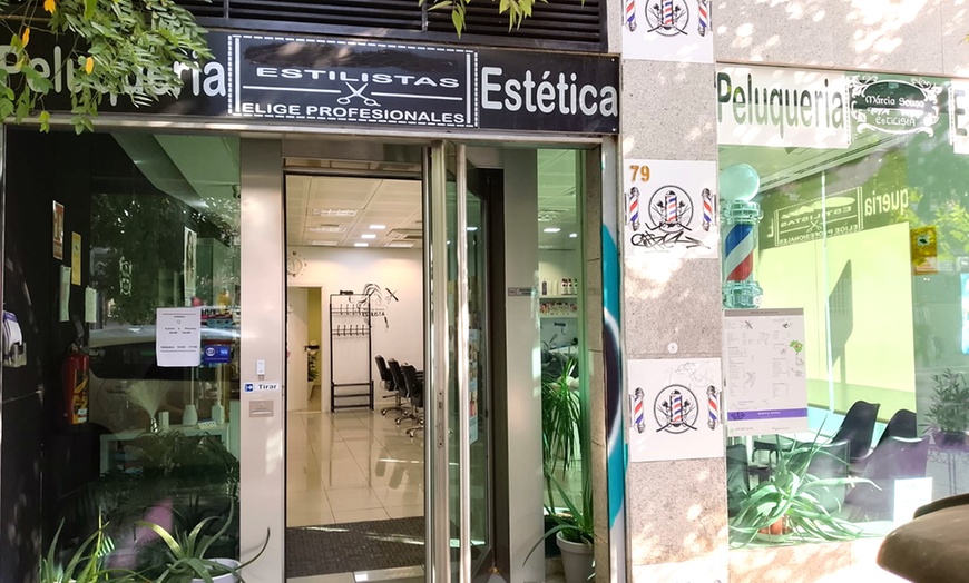 Image 13: Masaje capilar booster o con limpieza facial incluida