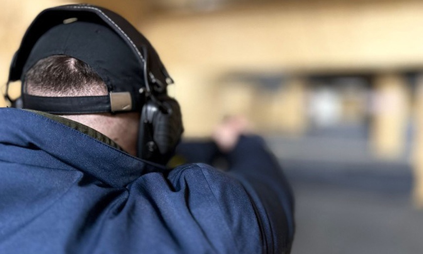 Image 11: Godzina emocji na krytej strzelnicy: wynajęcie toru na 1 godz.