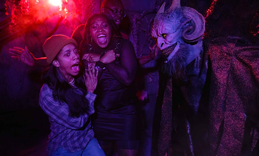 Image 3: BUY EARLY AND SAVE! Universal Orlando Halloween Horror Nights