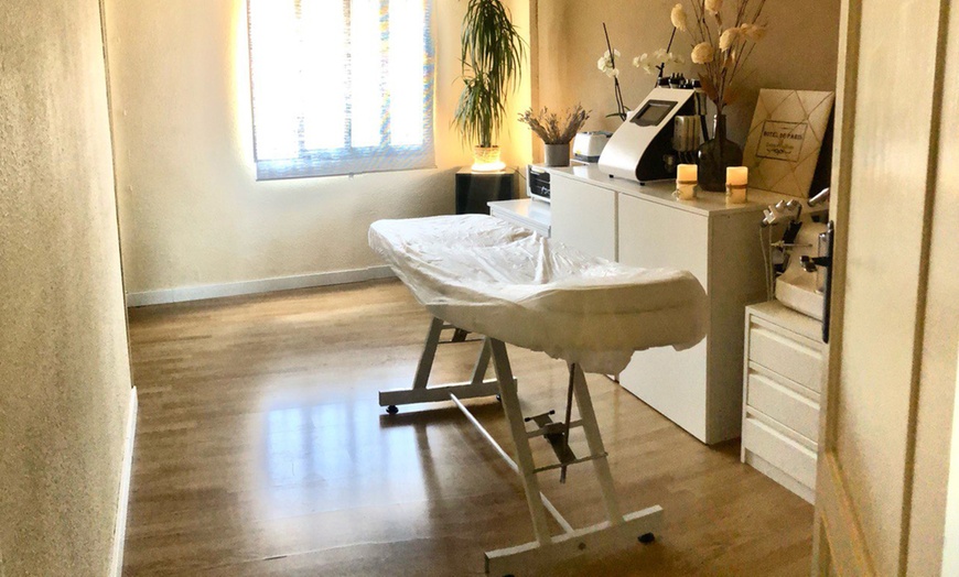 Image 3: Pack de 3 o 6 sesiones de masaje para piernas cansadas de 30 minutos