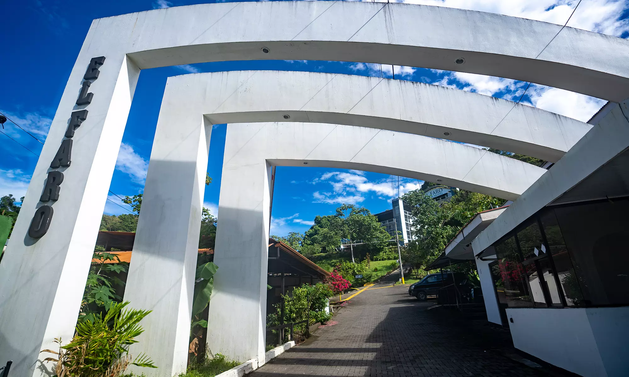✈ 6-Night Costa Rica Volcano & Beach Trip with Air from Travel By Jen