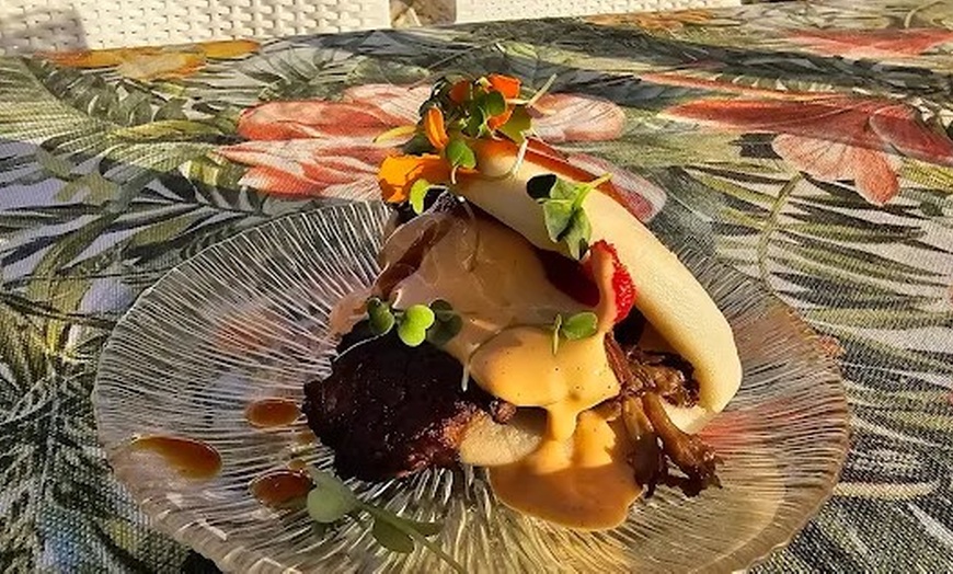 Image 13: Menu de caldero con entrantes, principales, postres y bebidas