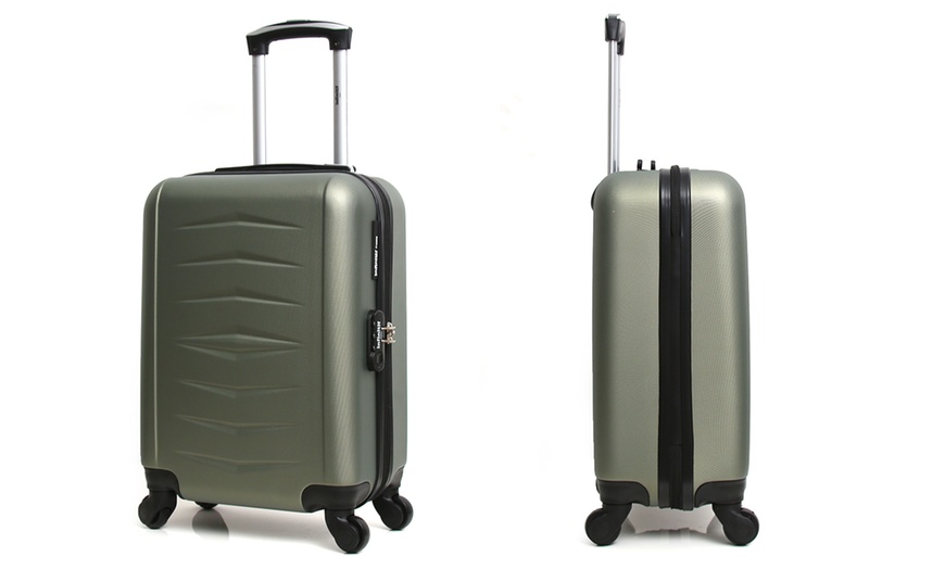 Image 13: Cabin and Vanity Case Luggage Set