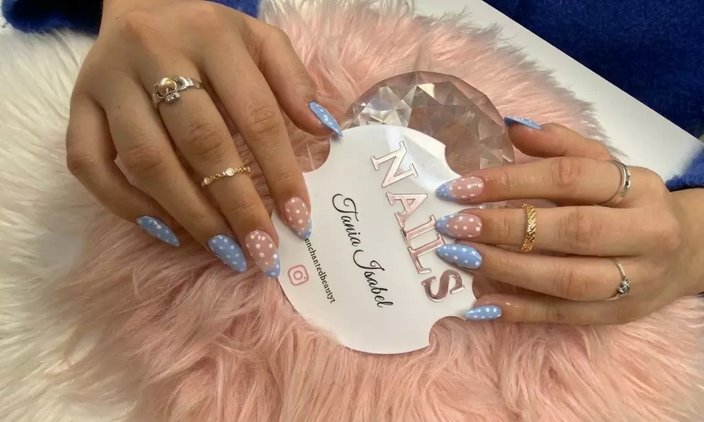 Expert Manicures & Pedicures with Long-Lasting, Stunning Results