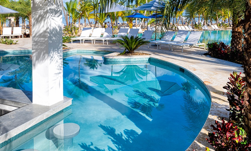 Image 12: ✈4-Night All-Inclusive Punta Cana Vacation from Travel by Jen