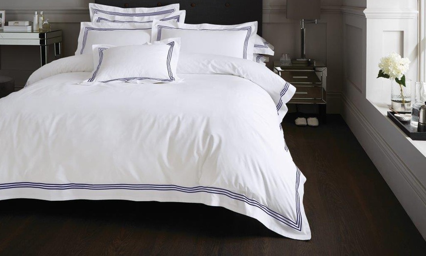 Image 5: Gaveno Cavailia Hotel-Quality Devor Duvet Set