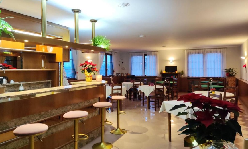 Image 5: Pozzolengo: camera Economy con mezza pensione per 2 persone