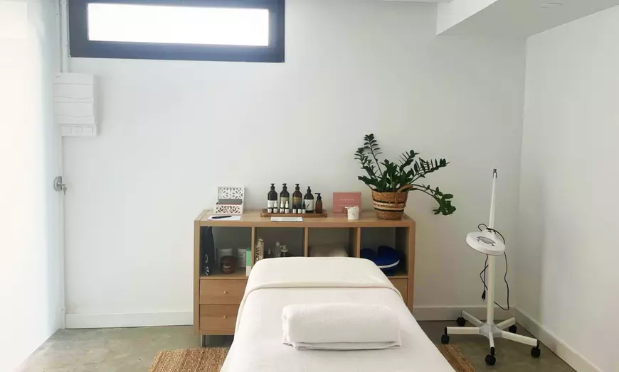 Image 11: Masaje facial japonés o ritual de aguas termales y masaje 