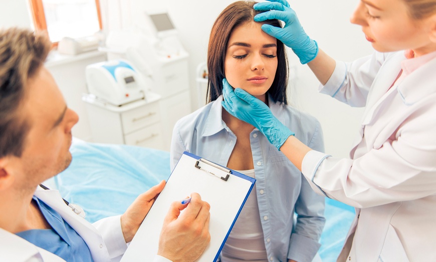 Image 1: Tratamiento antiarrugas en Centro Médico Estético Valle