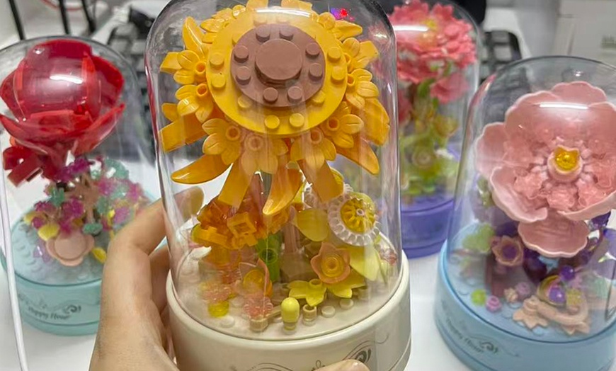Image 6: 300-Piece Flower Bouquet Building Kit with Music Box