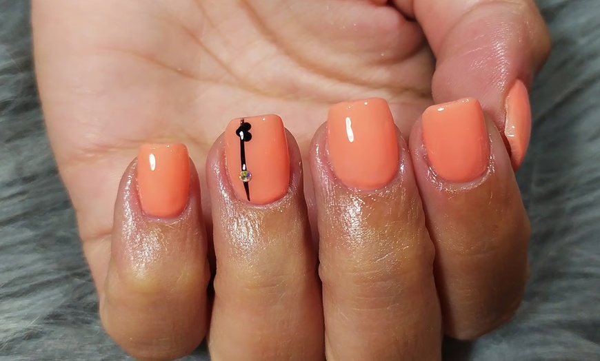 Image 5: Manicura y pedicura semipermanente: 1 o 3 sesiones
