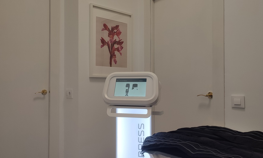 Image 4: Higiene facial con microdermoabrasión y Kobido o lifting facial