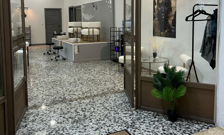 Image 13: Manicura, pedicura o ambos con esmaltado semipermanente