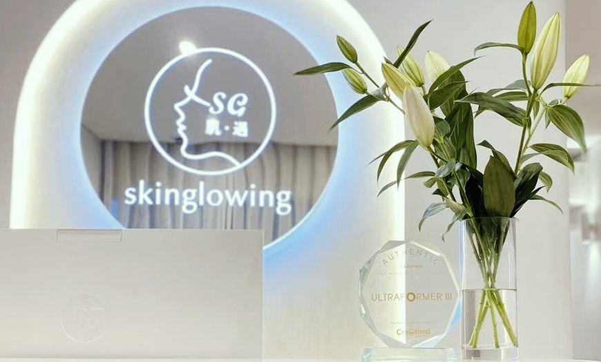 Image 7: 90 Minute Deep Hydrating or 60-Minute Aqua Pure Deep Cleansing Facial 