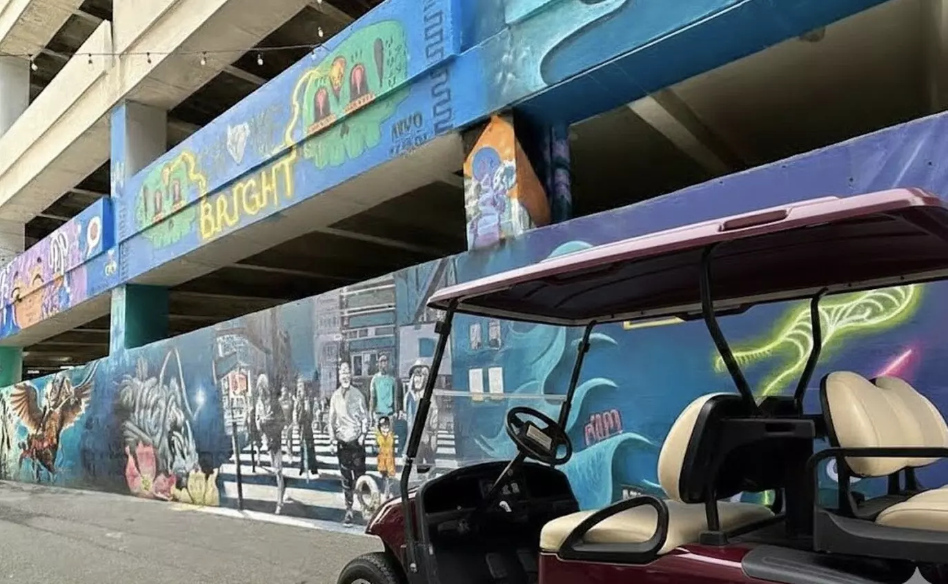 Charlotte's History, Delivered in Style: The Deluxe Cart Tour