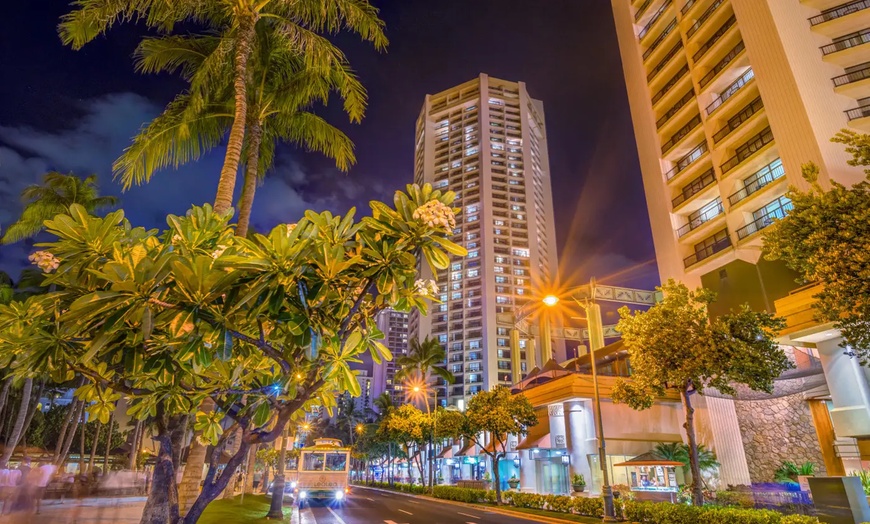 Image 22: ✈ 4-Day Hawaii Vacation with Air from Great Value Vacations