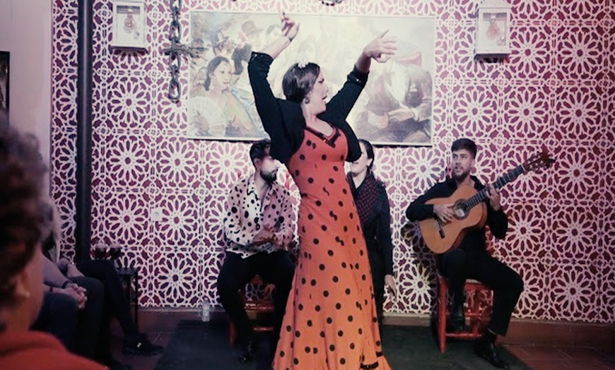 Image 1: Entrada a espectáculo flamenco con bebida incluida 