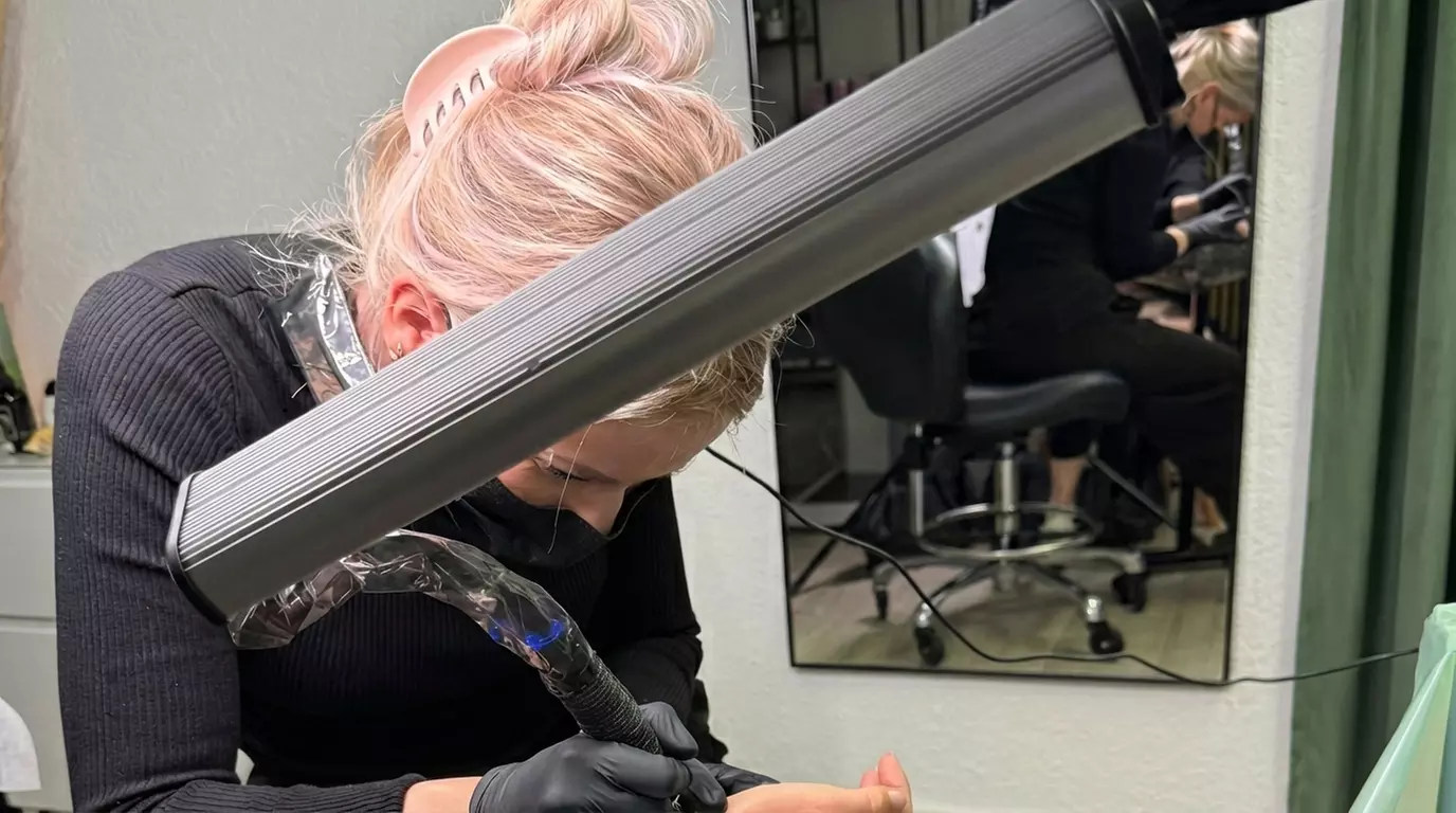 1 Fineline Tattoo klein (bis 5 x 5 cm) oder mittel (bis 4 x 8 cm)