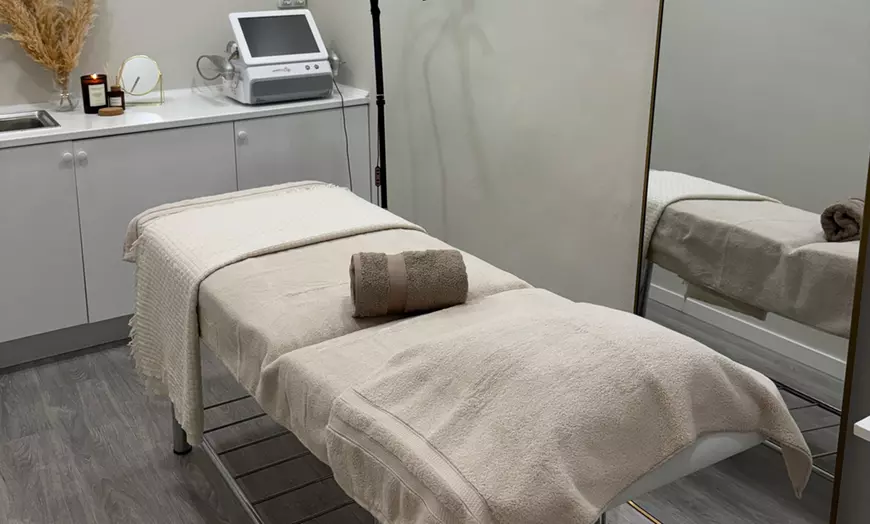 Image 2: Tratamiento facial con 1 o 2 viales de 1 ml de relleno dérmico 