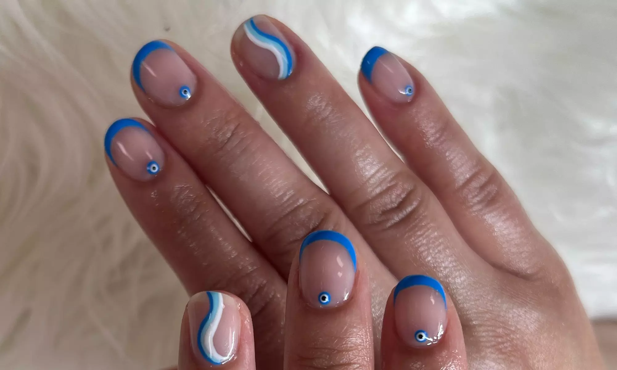 Get Perfectly Polished Nails with an Express, or Luxury Gel manicure