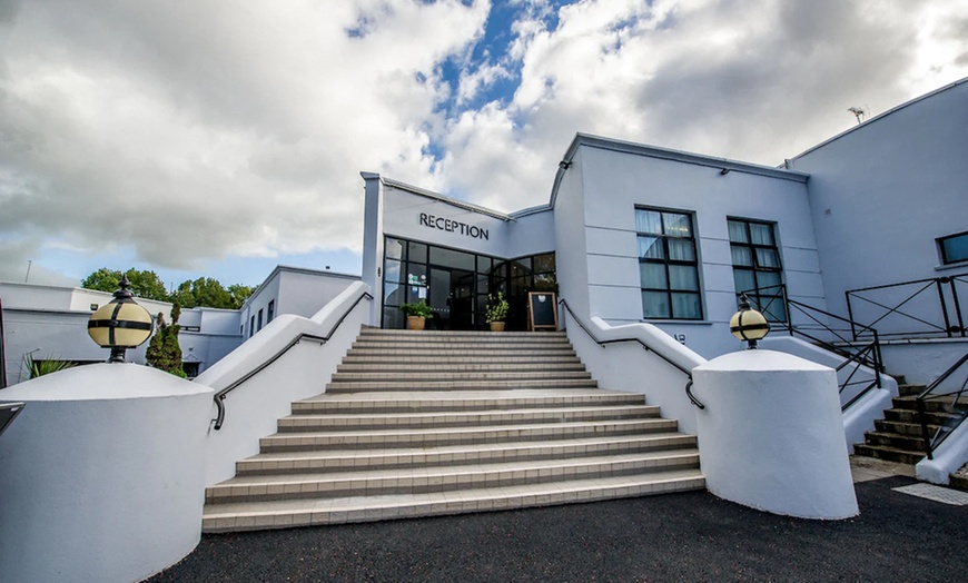 Image 2: 4* Derry: Double Room Stay with Breakfast and a Glass of Prosecco