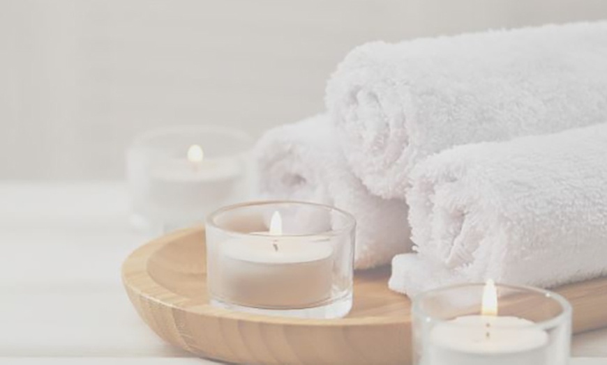 Image 2: 60 - 90 Min. Ganzkörper-Entspannungs- oder Hot-Stone-Massage