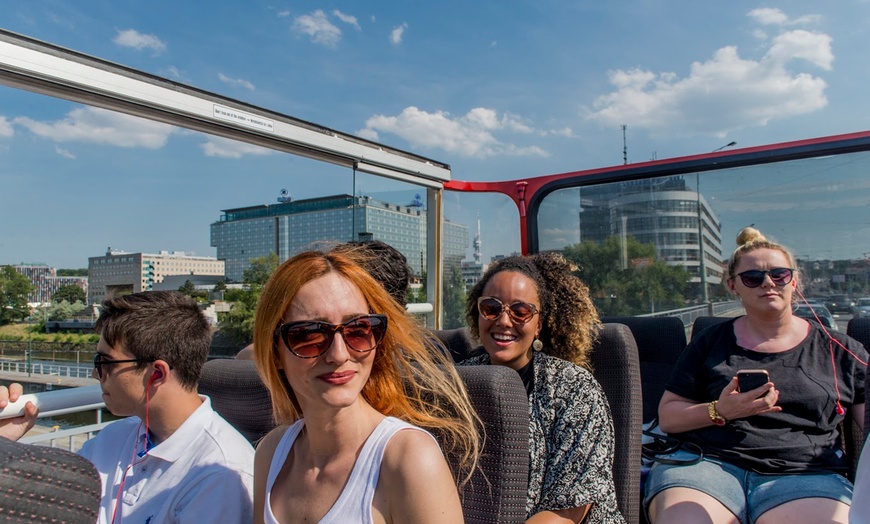 Image 8: Hop-on-Hop-off-Bustour Prag, opt. mit Bootstour 