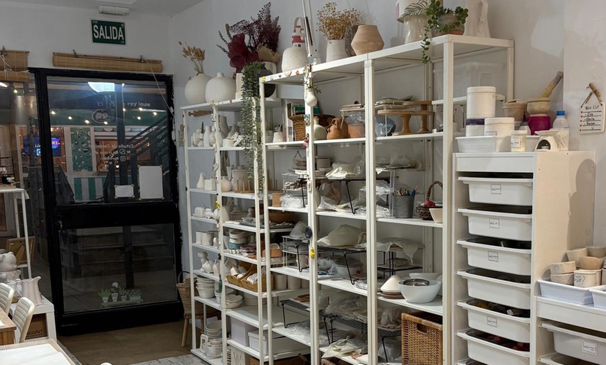 Image 20: Taller de cerámica de 2 h a elegir entre modelado o pintura