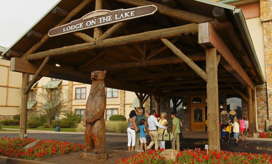 Image 16: Hotel Located Just Steps from Six Flags Darien Lake & Hurricane Harbor