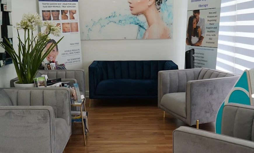 Image 8: Botox Treatment with 20 or 40 Units or Skinvive Injection 