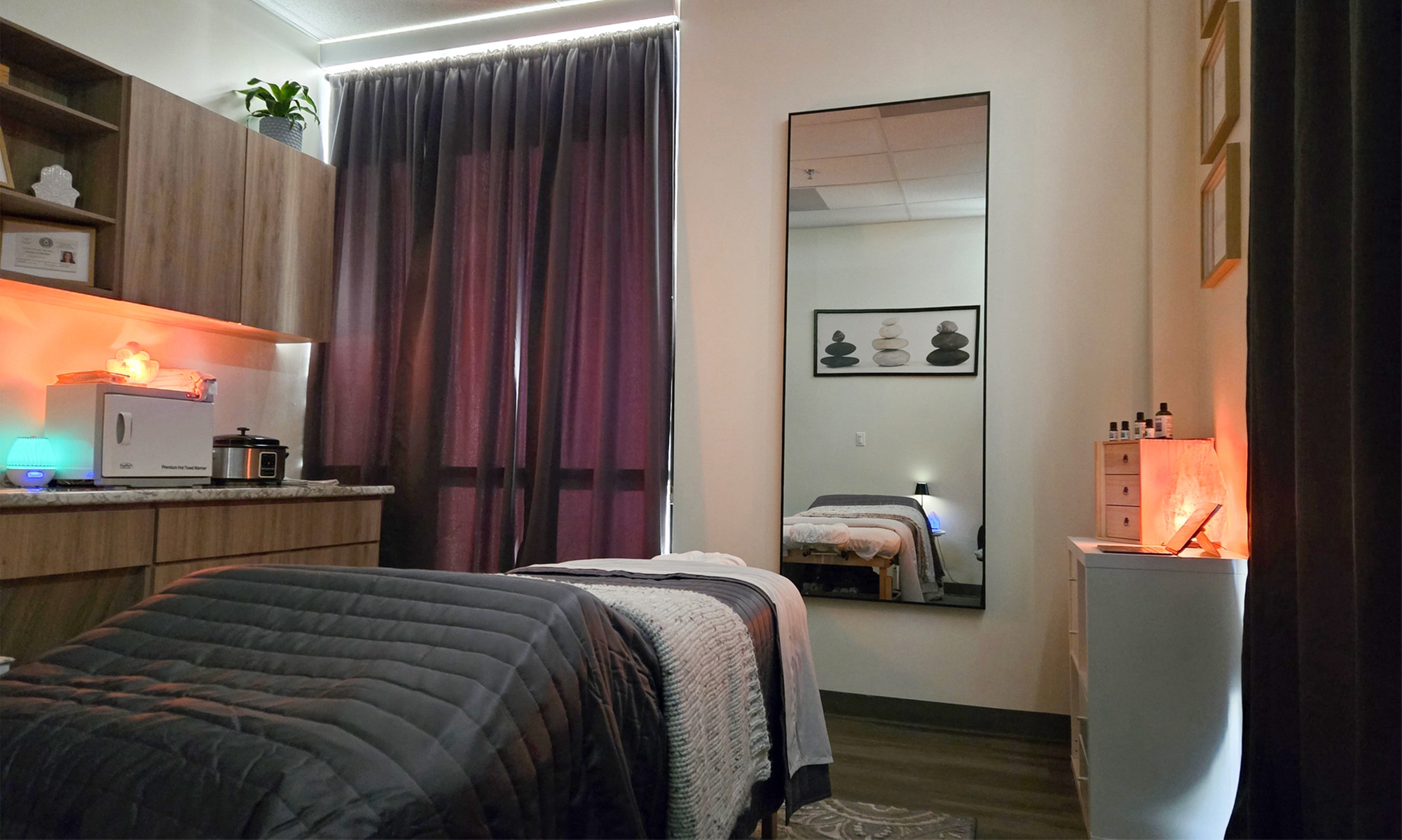 Relax with 60-, 90- or 120-Minute Relaxation Massage with Hot Stones