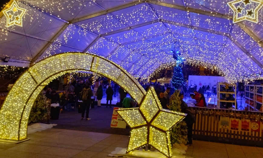 Image 2: Plan navideño para 1 o 2 en pista de hielo con patines en Alameda