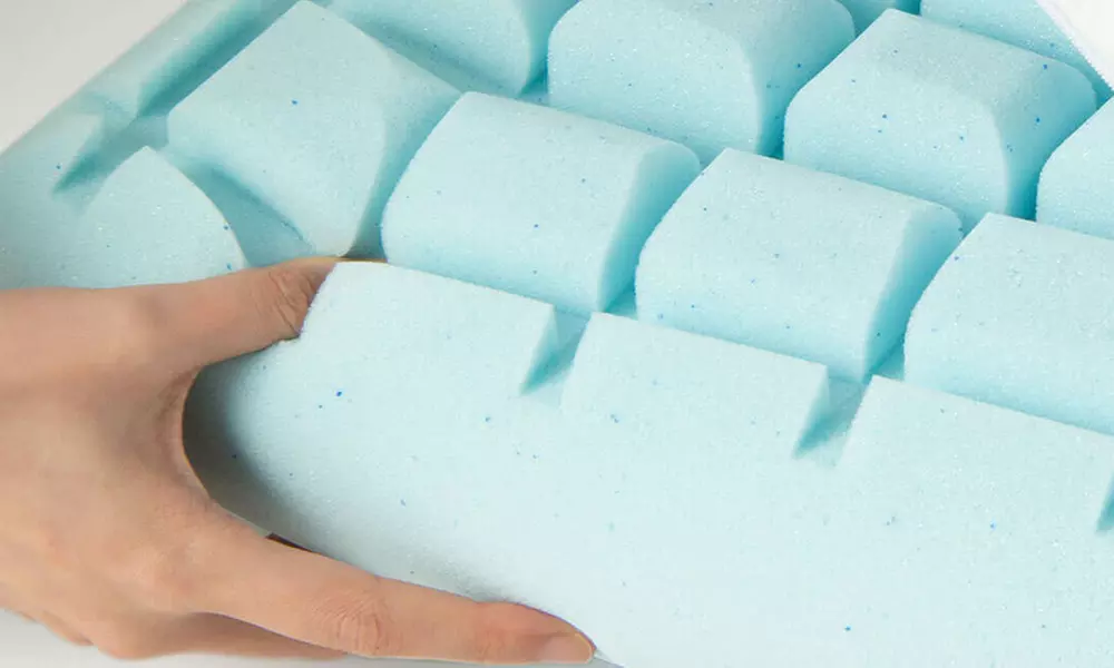 2PCS Gel or Bamboo Charcoal Memory Foam Pillow with Machine-washable Pillowcase