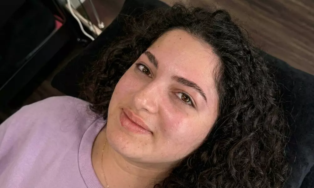 Classic Lash Extensions with Brow Design and Tint