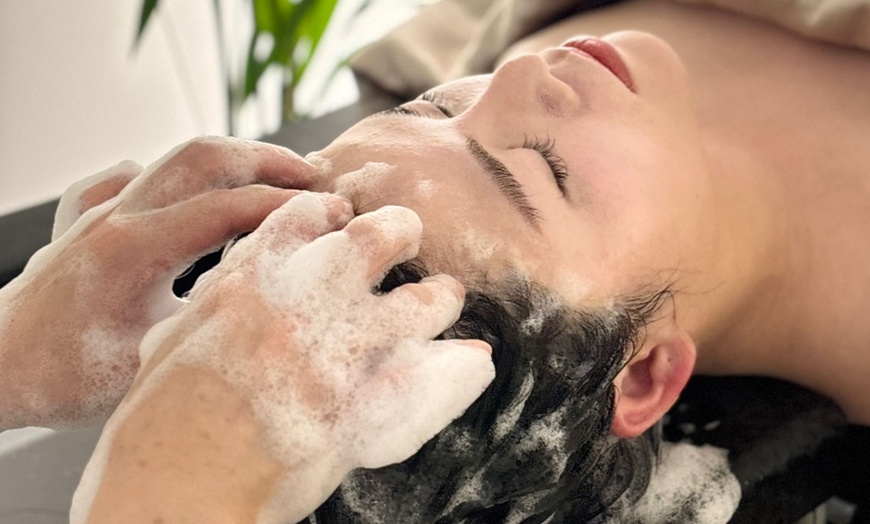 Image 5: Geniet van een diepe hoofdhuidverzorging met een luxe Head Spa van 60 minuten, alleen of samen met 50% korting
