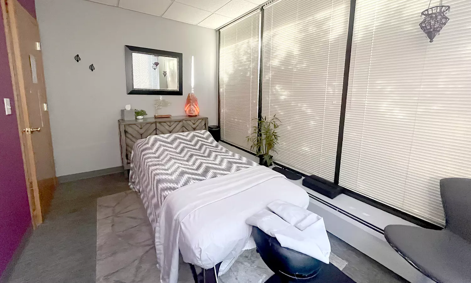 Get a 60 or 90  Minute Therapeutic Massage / Chiropractic Exam