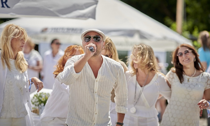 Image 3: La Dolce Vita Dinner & Show am 20.07.25 für 2 - 4 Personen