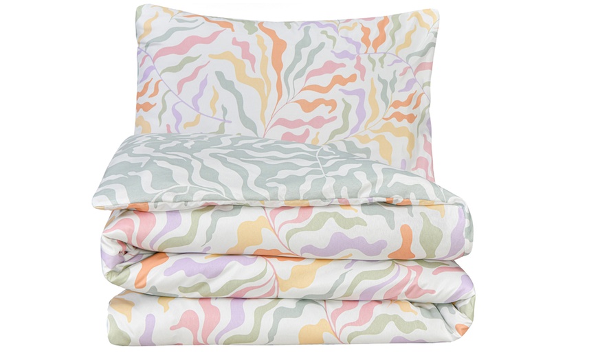 Image 3: Pastel Waves-Theme Duvet Set