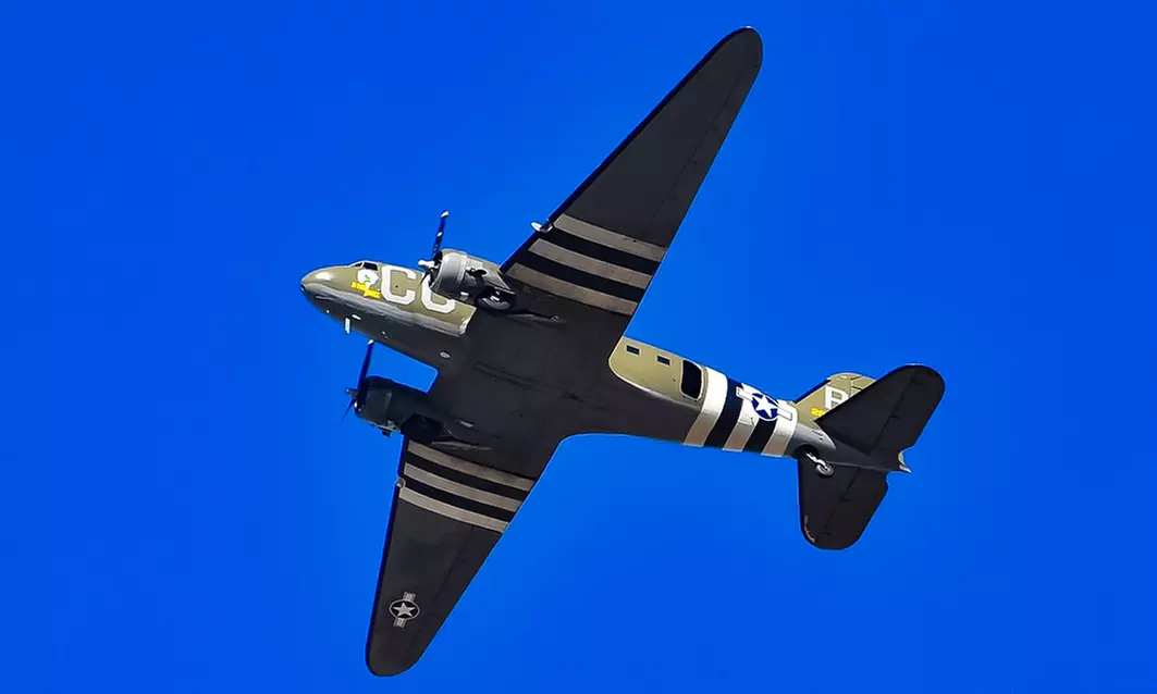 30 or 50 Min WWII T-6 Airplane Flight with Museum Tour for One Person