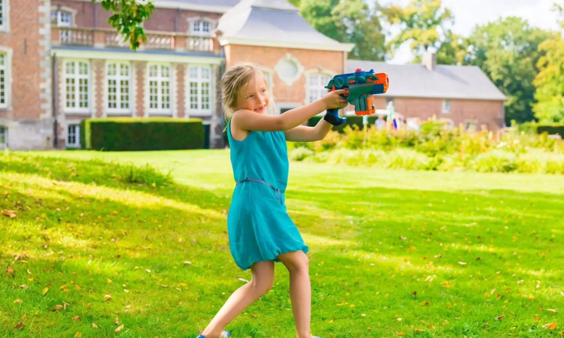 Juego de láser 8 o 16 personas con extras