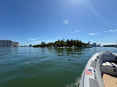 4hr Tour the Stars, Shores & Secret Island Escapes 1-4 persons - Isla Tour