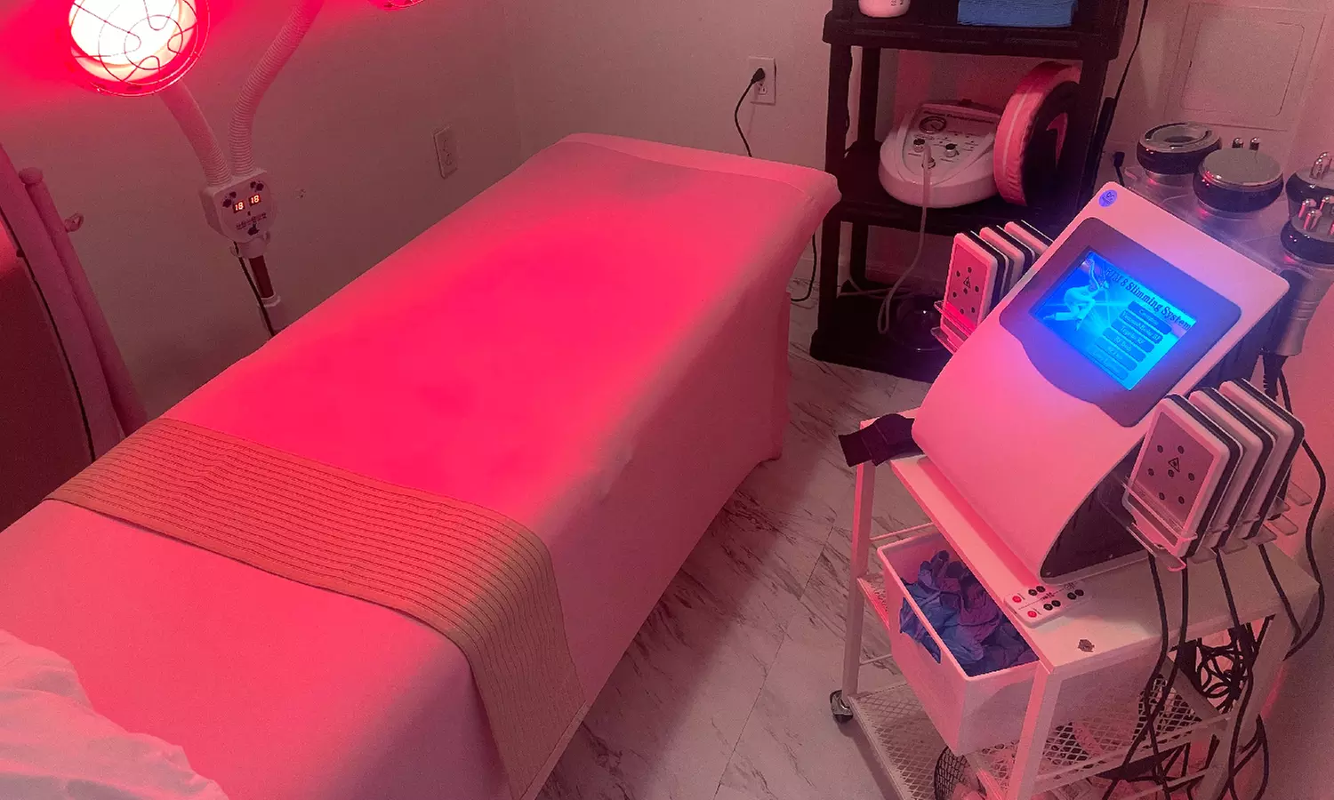 Extreme Body Sculpting's post-op drainage treatments for healing, comfort, and up to 50% off. - Second Medium