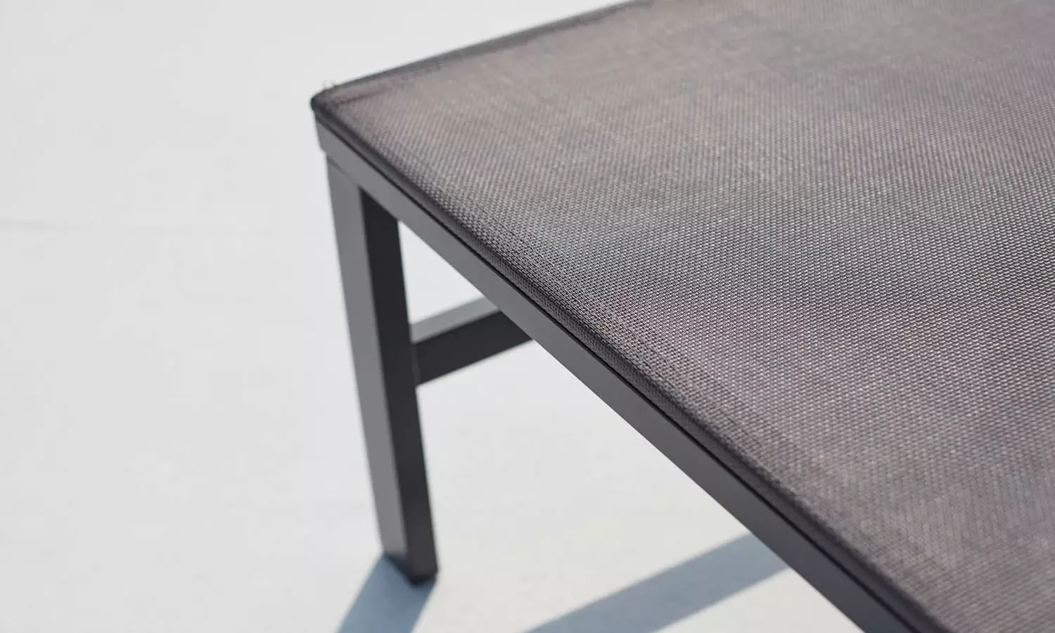 Lot de 2 transats en aluminium avec accoudoirs de Kocoon