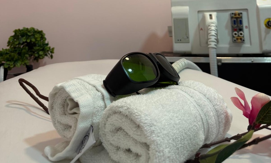 Image 4: Depilación con láser SHR en zona corporal a elegir: 3, 5 o 7 sesiones