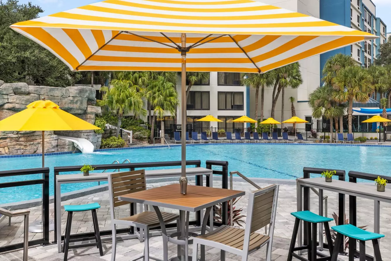Luxury Resort Near Orlando Parks - Book Now!