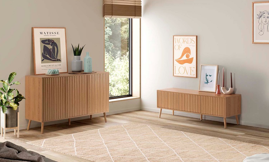 Image 3: Aparador Lluvia de 3 puertas con diseño acanalado de VS Venta-stock