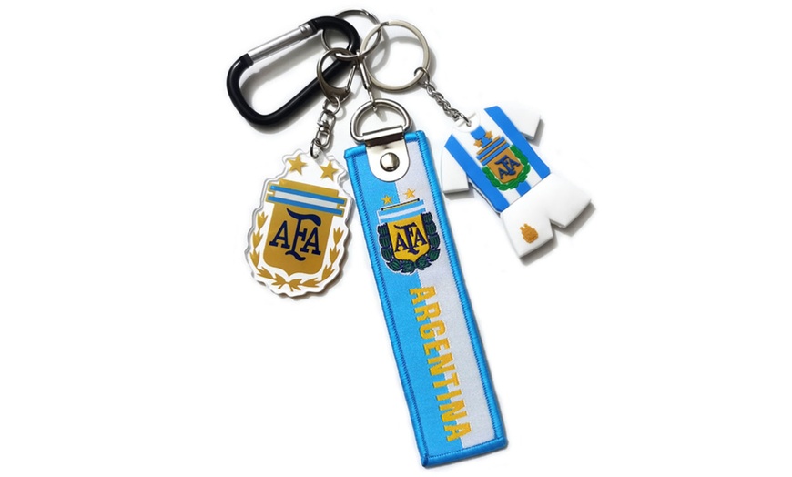 Image 2: World Cup 2022 Keychains with Coloured Badge Logos